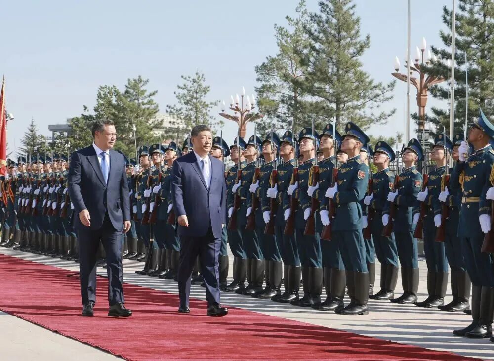 习近平同扎帕罗夫总统会谈，高清大图来了！