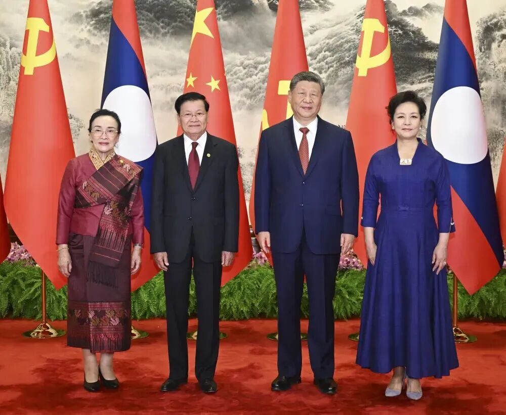 习近平同老挝人革党中央总书记、国家主席通伦会谈