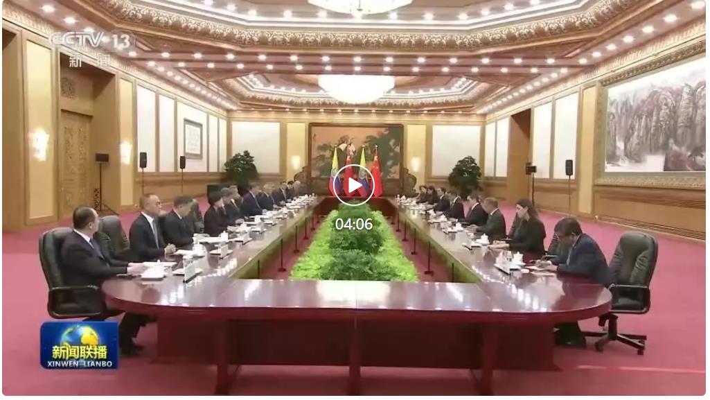 习近平同厄瓜多尔总统诺沃亚会谈